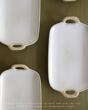 Load image into Gallery viewer, DAN Twine Handle Rectangle Plate in White (11")