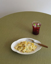 Load image into Gallery viewer, ARANG Floral Oval Deep Plate (9")