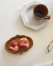 Load image into Gallery viewer, ARANG Maple Leaf Vintage Plate (8")