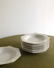 Load image into Gallery viewer, ARANG Octagonal Plate in White (8")