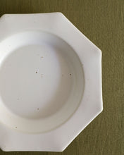 Load image into Gallery viewer, ARANG Octagonal Plate in White (8")