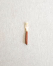 Load image into Gallery viewer, Seashells Desserts, Caviar Cutlery