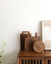 Load image into Gallery viewer, NAMU Walnut Round Cutting Board (9.2&quot;)
