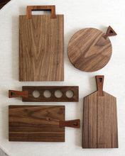 Load image into Gallery viewer, NAMU Walnut Round Cutting Board (9.2&quot;)
