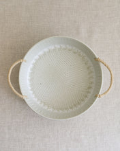 Load image into Gallery viewer, RIM 8.5&quot; Twine Handle Round Deep Plate
