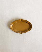 Load image into Gallery viewer, ARANG Maple Leaf Vintage Plate (8&quot;)
