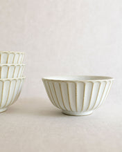 Load image into Gallery viewer, Muun Rim Rice Bowl (4.9&quot;)
