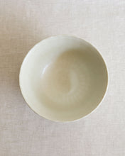 Load image into Gallery viewer, Muun Rim Large Noodle Bowl (6.9&quot;)
