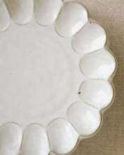 Load image into Gallery viewer, BLOOM Dinner Plate (8.5&quot;)
