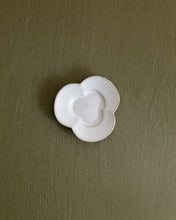 Load image into Gallery viewer, ARANG Clover Small Plate (4.5&quot;)
