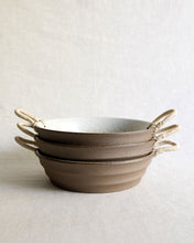 Load image into Gallery viewer, SAN Perilla Twine Handle Deep Plate (9&quot;)
