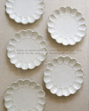 Load image into Gallery viewer, BLOOM Dinner Plate (8.5&quot;)
