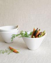 Load image into Gallery viewer, DAN Twine Handle Deep Bowl in White (6.7&quot;)
