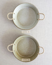 Load image into Gallery viewer, SAN Perilla Twine Handle Deep Plate (9&quot;)
