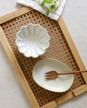 Load image into Gallery viewer, Muun Rim BanChan Oval Plate (6&quot;)
