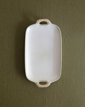 Load image into Gallery viewer, DAN Twine Handle Rectangle Plate in White (11&quot;)
