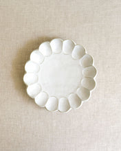 Load image into Gallery viewer, BLOOM Dinner Plate (8.5&quot;)
